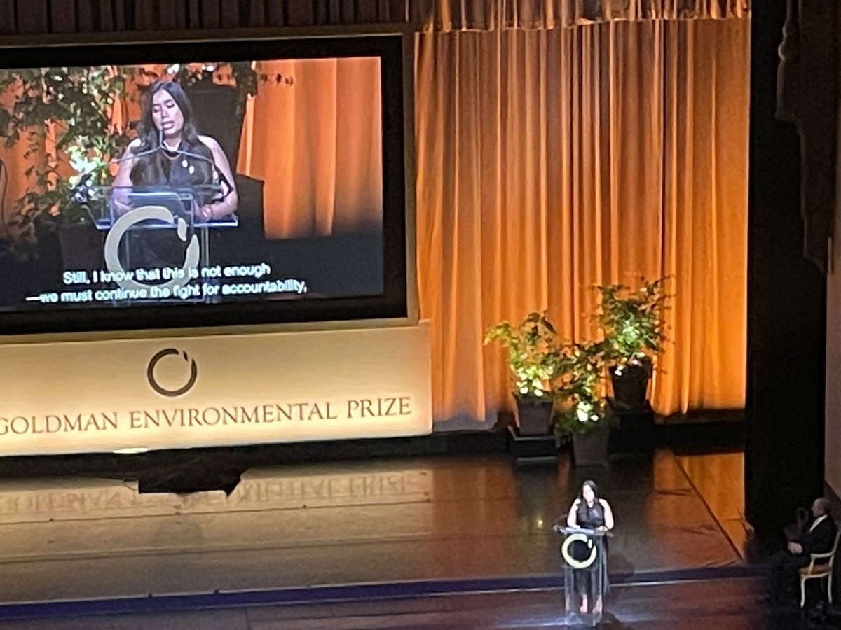 🌎 Congratulations to @ahndrayuhhh from @PC4EJ for winning the @goldmanprize for her leadership on the #ACF and locomotive rules for -#CleanAirNow We are with you in the fight for clean air! We need the #ACF waiver and @AirResources to #FixLCFS! theguardian.com/us-news/2024/a…