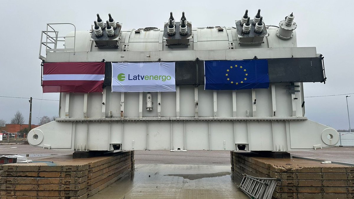 The Latvian state-owned company Latvenergo provided Ukraine with equipment to restore some energy systems after Russian attacks.

Next to a high-voltage transformer previously used at the Riga Hydroelectric Power Plant, Ukraine also reportedly received 60 metric tons of…