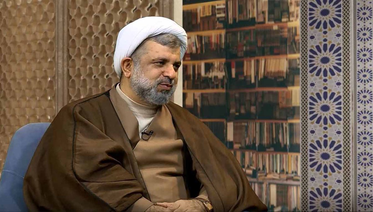 استاد #امیر_طاهری :رئیس دانشگاه فرهنگیان اسلامی آیت‌الله روح‌الله شاکری: در حالی که همه از دستاوردهای علمی، سیاسی، ادبی و نظامی ایشان آگاه هستند، مردم از سهم بزرگی که حضرت آیت‌الله العظمی خامنه‌ای در پیشرفت علمی جهان داشته‌اند، غافل هستند.(کاش یک نمونه مثال میزدند ازاین سهم بزرگ)