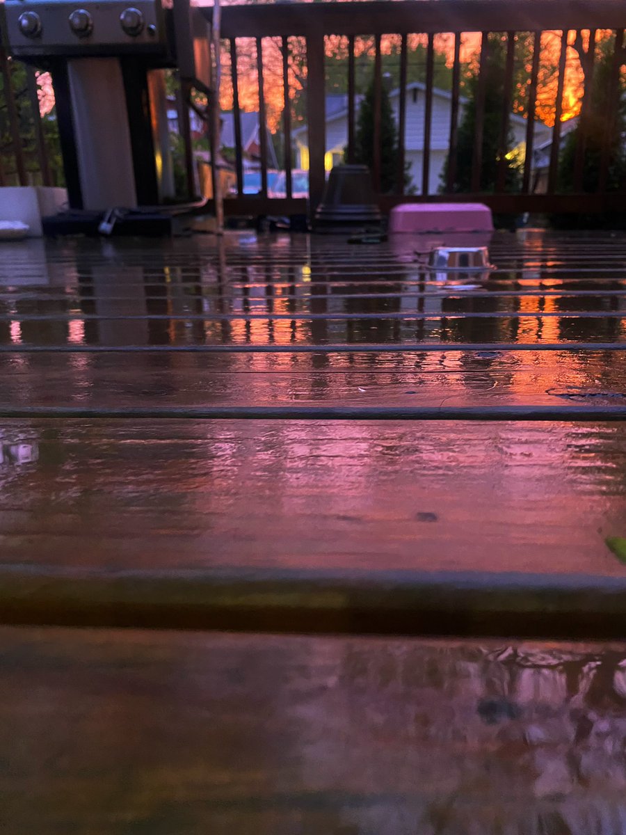 Tonight’s back porch vibe #SunsetDreams #lockonagrillidgiveawayforfree