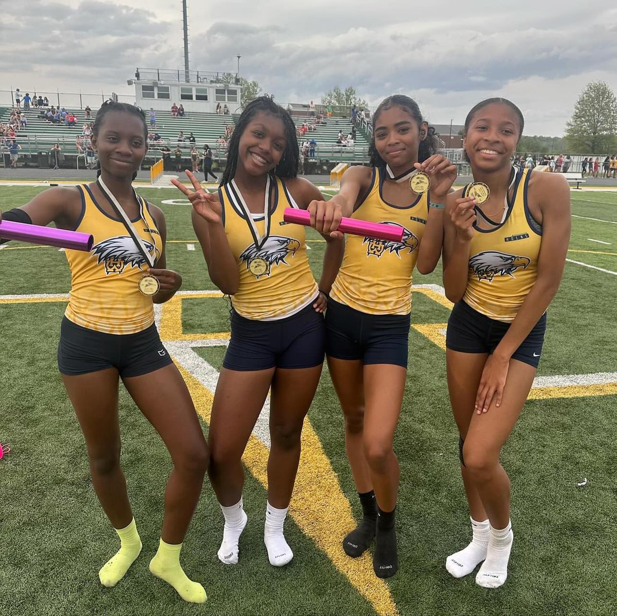We broke the @ECC_Sports record in our relays during the Middle School Track and Field Championship

4x1- 52.28 (ECC RECORD 🏆)
4x2-1.51:23 
4x4-4.23:97 (ECC RECORD 🏆)

JH @walnutathletics currently hold the ECC record in all three sprint relay

#RecordBreakers
#OurTimeIsNOW
