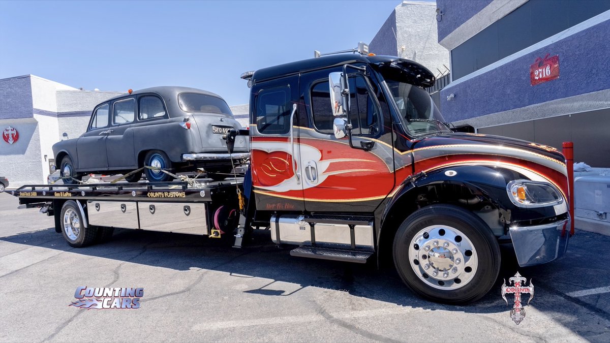 CountsKustoms's tweet image. @ghetto_808 is loading up our beautiful Dual-Tech, Inc tow truck for the last time! Don’t worry though, it will be in good hands because it’s going back home in Tennessee! Stay tuned for new kustomization on more of these amazing flatbeds down the road! #dualtech @CountsKustoms_S