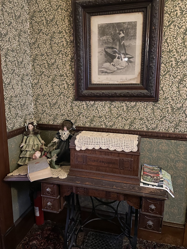 AllenhouseA's tweet photo. Whispers of the past echo in the nooks of The Allen House, where vintage dolls and old-world charm meet the stories waiting to be told. Pause, reflect, and feel inspired in a corner that’s seen centuries turn. #TimelessTreasures #NostalgicNooks #AllenHouseStories #VintageChic https://t.co/4CalxpRQRp