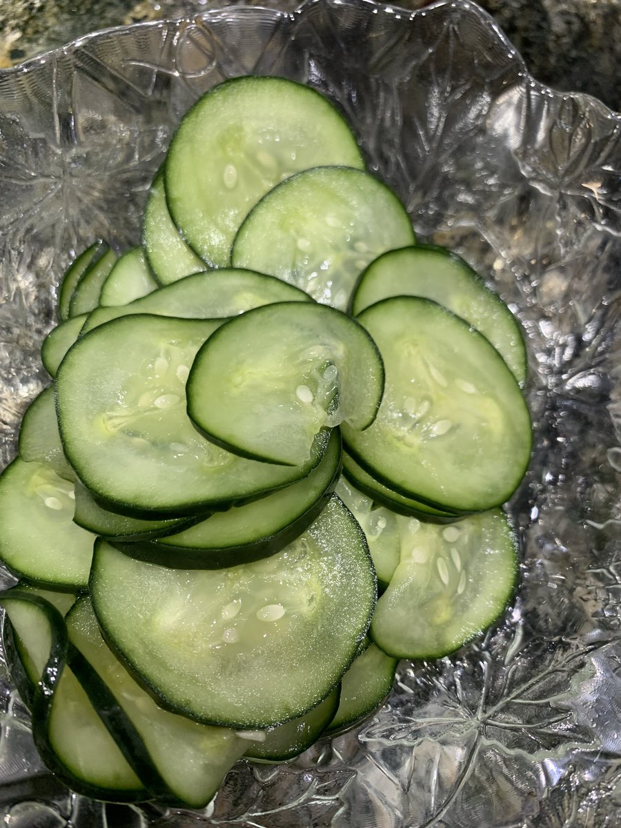 Opps, made shrimp stir fry with Sunomono cucumber salad. Lol, good evening!!!🎉🙋‍♀️🌶🍤