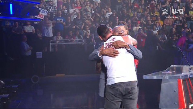 CM Punk got outta the ring and immediately started showing Teddy Long love 😭😭 My boy was NOT trya go one on one with The Undertaker #WWERAW #WWEDraft