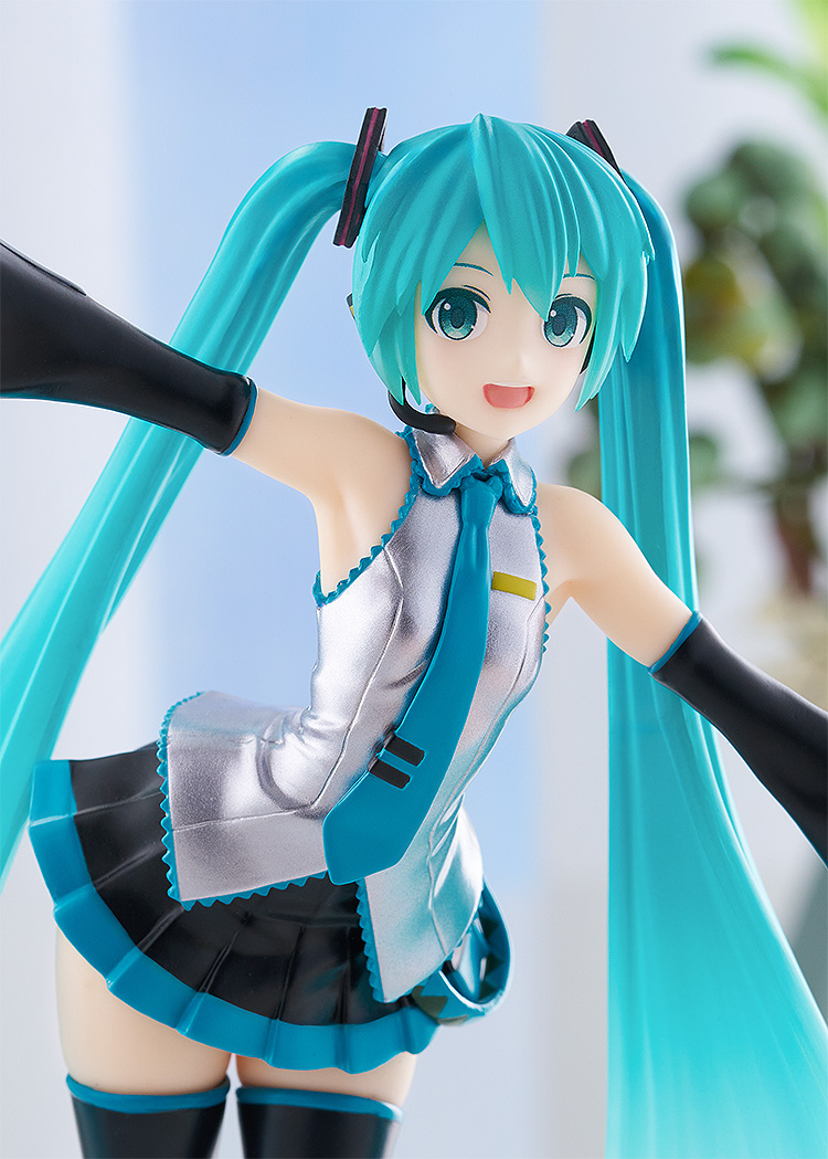 透けるツインテール!　フィギュア「POP UP PARADE 初音ミク クリアカラーVer.」、予約受付中　 hobby.watch.impress.co.jp/docs/news/1588… #初音ミク