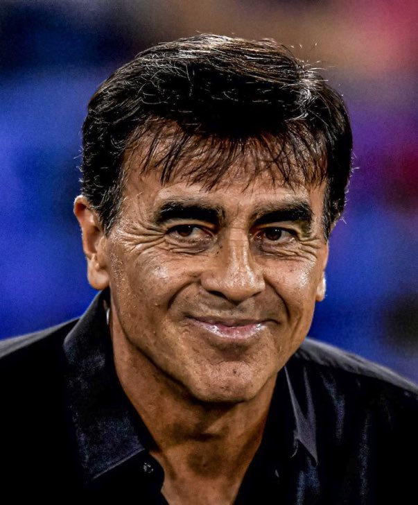 Gustavo Quinteros accedió a la final del fútbol argentino con Vélez Sarsfield, eliminando a Argentinos Juniors de Guede 

STONKS 🍿