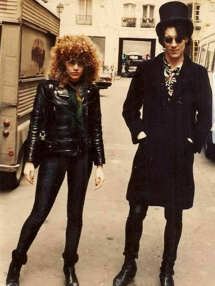 39 years ago today and they are still the coolest couple 🖤

Poison Ivy and Lux ​​Interior, published in the Los Angeles Times, April 30, 1985

#punk #punks #punkrock #womenofpunk #poisonivy #luxinterior #history #punkrockhistory #otd