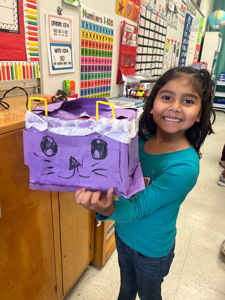 Our class used scraps to make animals, just like in their story of the week, Joaquins Zoo 🤩 I loved seeing how creative they got!