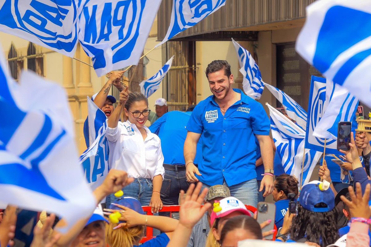 Ana Escobedo es una mujer echada para adelante, que la mueven sus convicciones y que no se deja comprar, chantajear ni amedrentar! Estoy convencido de que será una Diputada fregona y vamos a trabajar en equipo para que a #NuevoLeón le vaya bien. Este 2 de junio, que el voto…