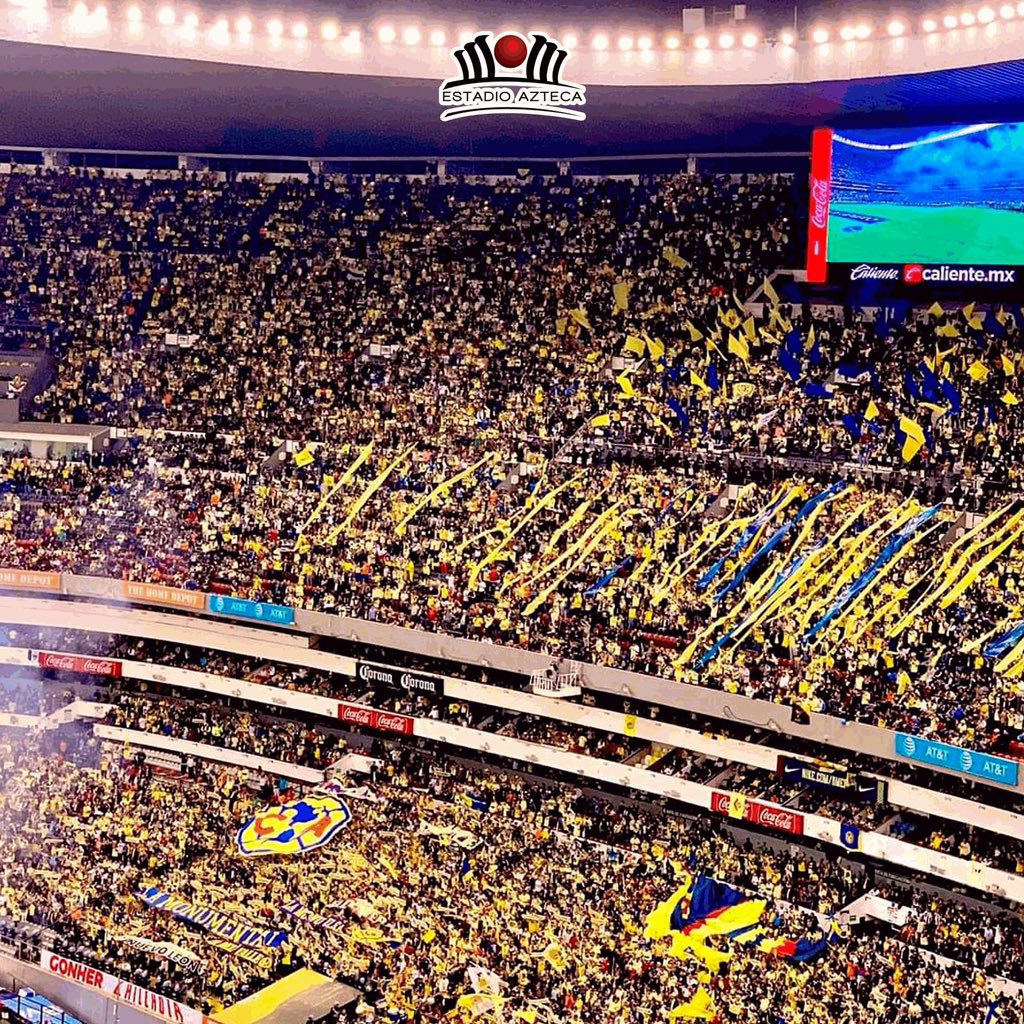 🏟 | Desde las gradas del #EstadioAzteca, se escuchan los cánticos de la afición que vibra con cada gol. ¡Ú𝐧𝐞𝐭𝐞 𝐚 𝐥𝐚 𝐞𝐦𝐨𝐜𝐢𝐨́𝐧 𝐲 𝐯𝐢𝐯𝐞 𝐥𝐚 𝐞𝐱𝐩𝐞𝐫𝐢𝐞𝐧𝐜𝐢𝐚! 👑