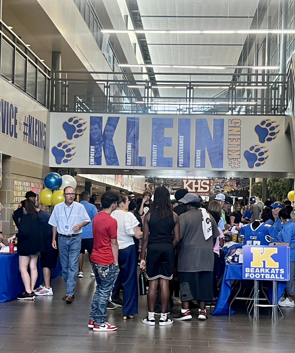 What a great night welcoming our KHS Class of 2028 into our Bearkat family! Loved meeting all our future Kats and families. Thanks to our amazing Booster Club for your hard work and dedication to our program. @coach_hallmark #itsagreatdaytobeaBearkat