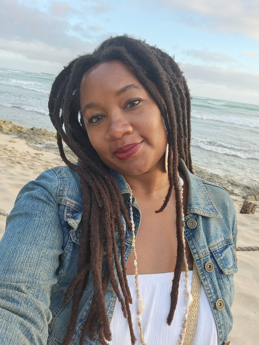 Choose Yeshua. Everything else is overrated. 
#YourFavoriteLocQueen #freeformlocs #freeformdreads #locjourney #locqueen #womenwhofreeform #womenwithlocs #womenentrepreneurs