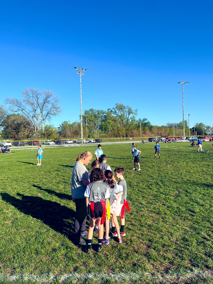 Beautiful evening for @BellRecreation Flag Football!

Some awesome energy in Week 4! The kiddos & coaches are gROWing every week!

#FlagFootball #YouthFootball #BEASTfam #ChieftainFootball #RTB #ChangeYourBest #KeepgROWing #LetsROW #Discipline #Commitment #Toughness #BeSelfless