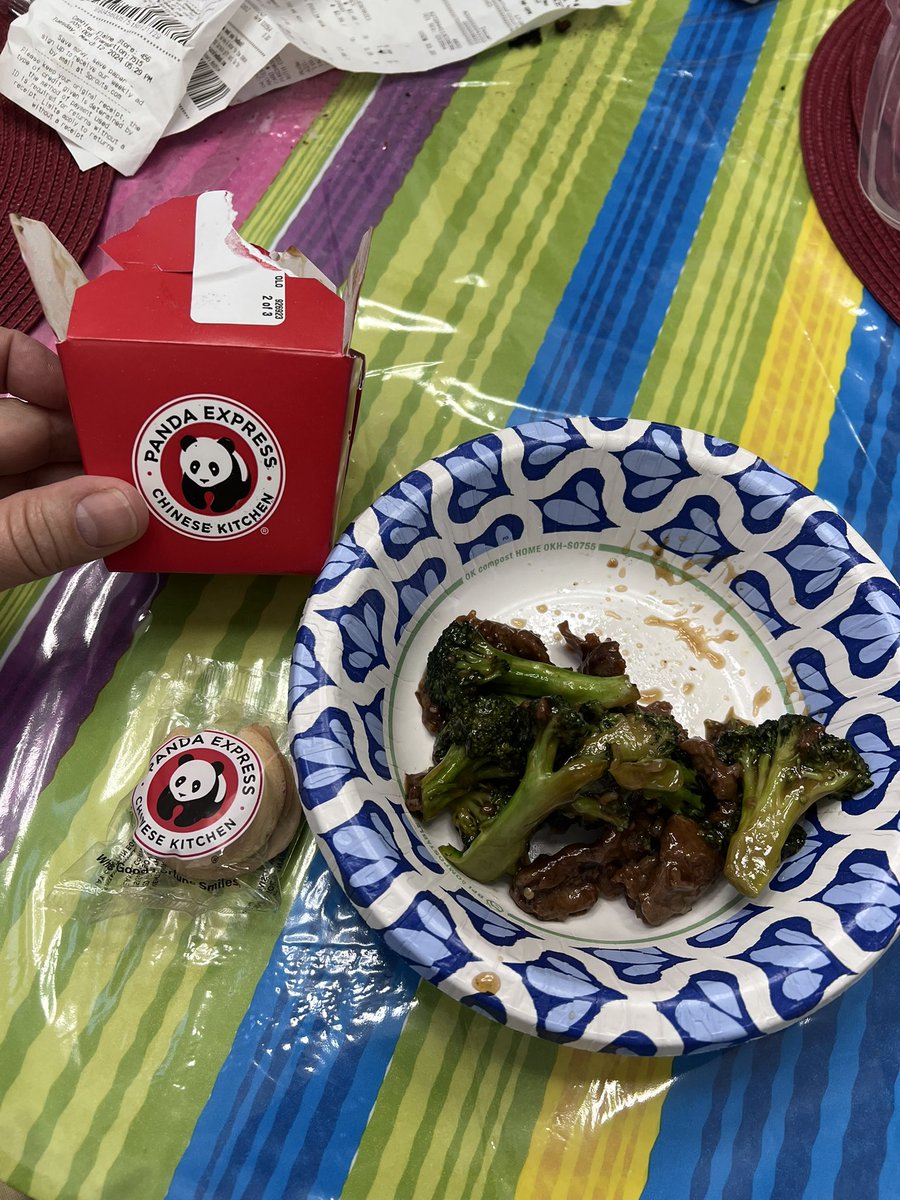 eltehero's tweet photo. @PandaExpress thx for the small beef/broccoli. #shrinkflation $6 with tax smh #NeverAgain https://t.co/FUgrIfBUjR