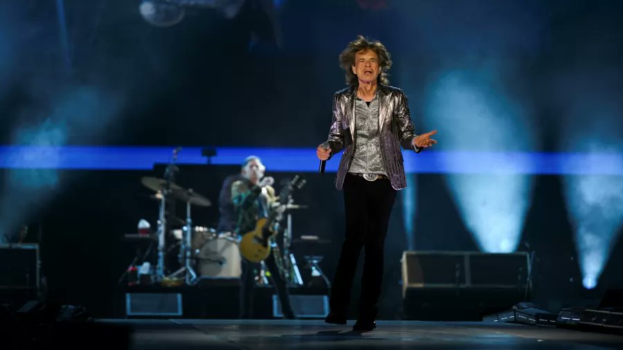 Mick Jagger é boneco de corda fora de controle em estreia de turnê dos Stones. #Rock🤘 'Mick Jagger é simplesmente o maior de todos... Fazer o que ele faz com 80 anos é coisa de outro mundo... Ele é a personificação do Rock'🎤 uol.com.br/splash/noticia…