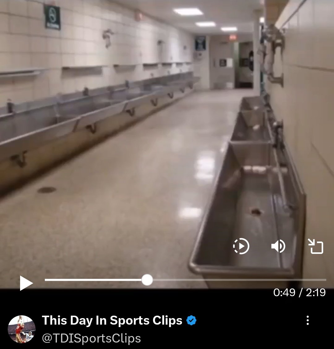 FB_Helmet_Guy tweet media