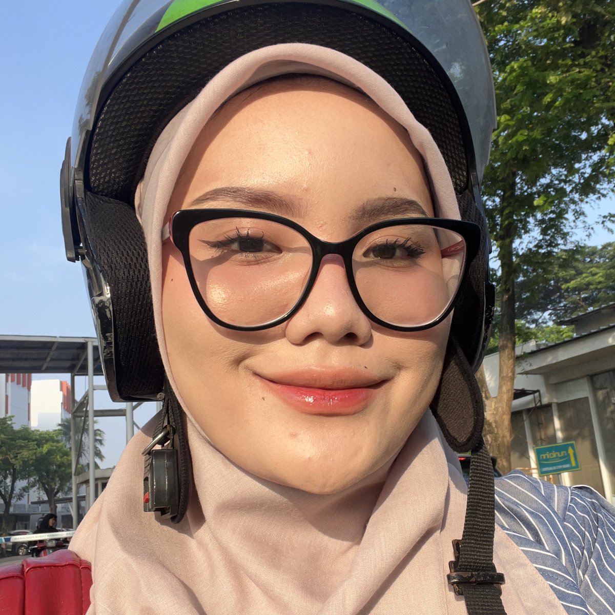 crankygvrl's tweet photo. gonna share my complexion routine

dipake naik motor/panas-panasan oke, pake flashpun gak flashback🤝

semuanya pake produk lokal~ https://t.co/YHdSO69WaN