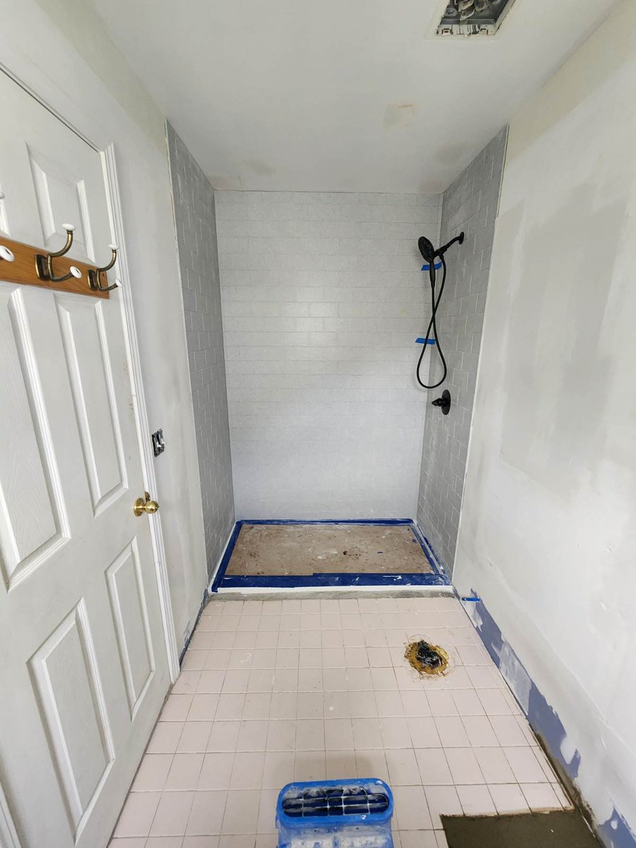 We love when we can see a peek of the results shining through 👀 #RenovationsNow ✅

#remodel #bathroomremodel #redesign #homerenovation #homeimprovement