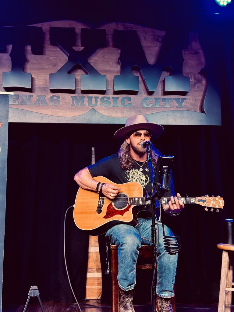 I was a ramblin’ man when I was young… I’ll be a ramblin’ man till my days are done. #texasmusic #singersongwriter #corymorrow #ramblinman