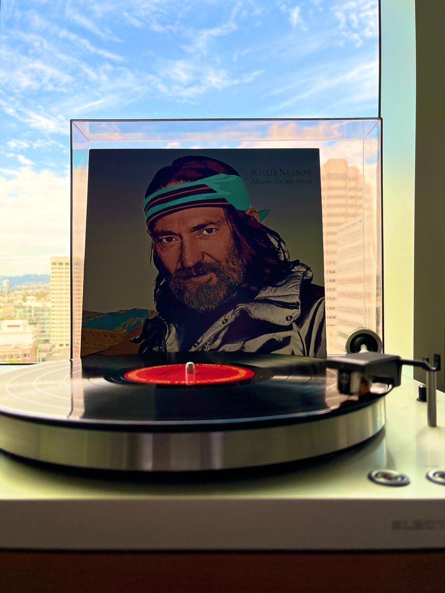 You are always on my mind… #AlwaysOnMyMind (1982) Happy Birthday to #WillieNelson born #OTD in 1933.🎂