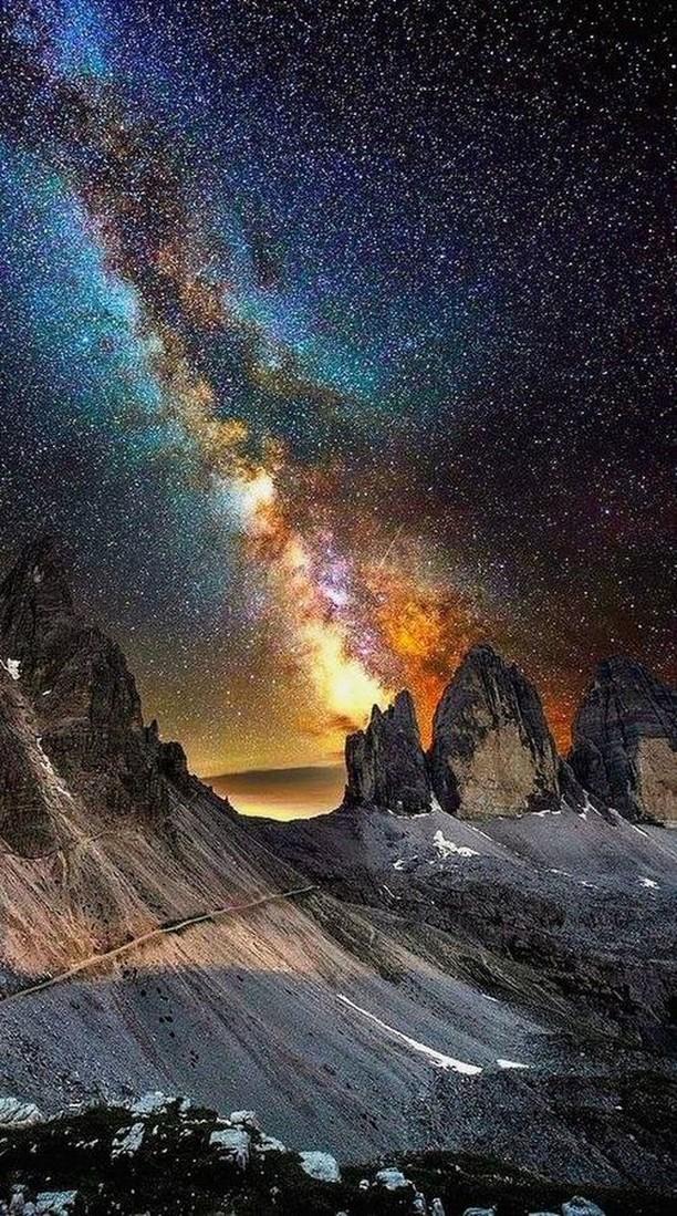 Milky Way over Lavaredo, Italy 
📸 photography by Luca Cruciani