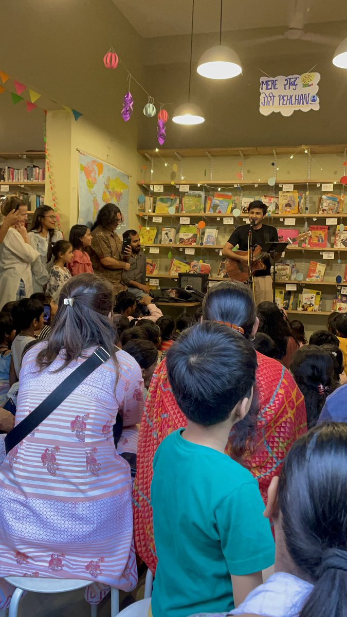 albarrett09's tweet image. Enjoyed celebrating 2nd year anniversary of the wonderful Mehrauli #CommunityLibrary where kids from all ages and backgrounds come to borrow books, study, read and get creative! 
1000 members, 5000 books and growing mehraulicommunitylibrary.org
