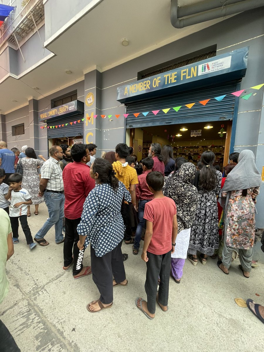 albarrett09's tweet image. Enjoyed celebrating 2nd year anniversary of the wonderful Mehrauli #CommunityLibrary where kids from all ages and backgrounds come to borrow books, study, read and get creative! 
1000 members, 5000 books and growing mehraulicommunitylibrary.org