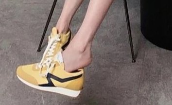 The two flaunting thier Yellow Shoes 💛💛

💛💛💛My August(???)Couple💛💛💛
💛BaeSeokRyu&ChoiSeungHyo💛

#JungSoMin #정소민
#JungHaeIn #정해인 
#MomsFriendsSon #엄마친구아들 #GoldenBoy