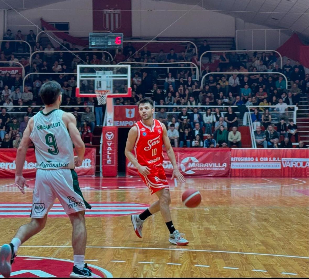 debandejabasket's tweet photo. .@cbarrioparque venció a @club_sanisidro (87-82), empató la serie (1-1) y cortó la histórica racha de 22 triunfos al hilo de Sani

📊 Ledesma (26pts) y Buchaillot (20pts) se destacaron en Parque, Ludueña (17pts) y Lambrisca (16pts) en los Halcones

#LigaArgentina 🏀 https://t.co/QBiOF2hSg6