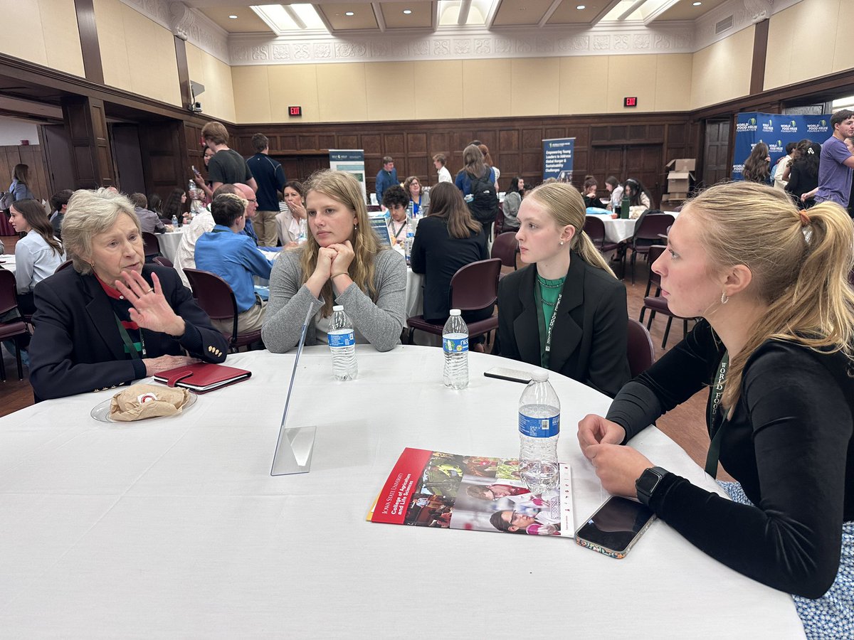 Always enjoyable to listen and interact with the @thenextnorm leaders @thenextnormIA! Congratulations Tyler, Melanie, Lily, Jill, and Brandon as well as the other 300+ Iowa students on your achievements as Borlaug Scholars! Keep up the great work #hungerfighters!