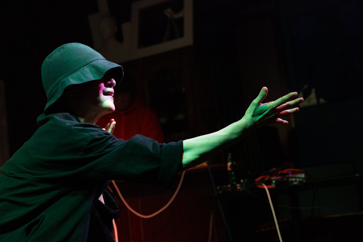 HiroHamakawa's tweet image. Hirotoshi Hamakawa 3rd Album “Singularity” release tour at Kobe

venue : Alchemy Noshinomiya

Molder
無と有×栗棟 一惠子 Kurimune Kaeko
2o2
Hirotoshi Hamakawa×Yoshie Akinori (秋紀芳慧)

photo : ©️yoko