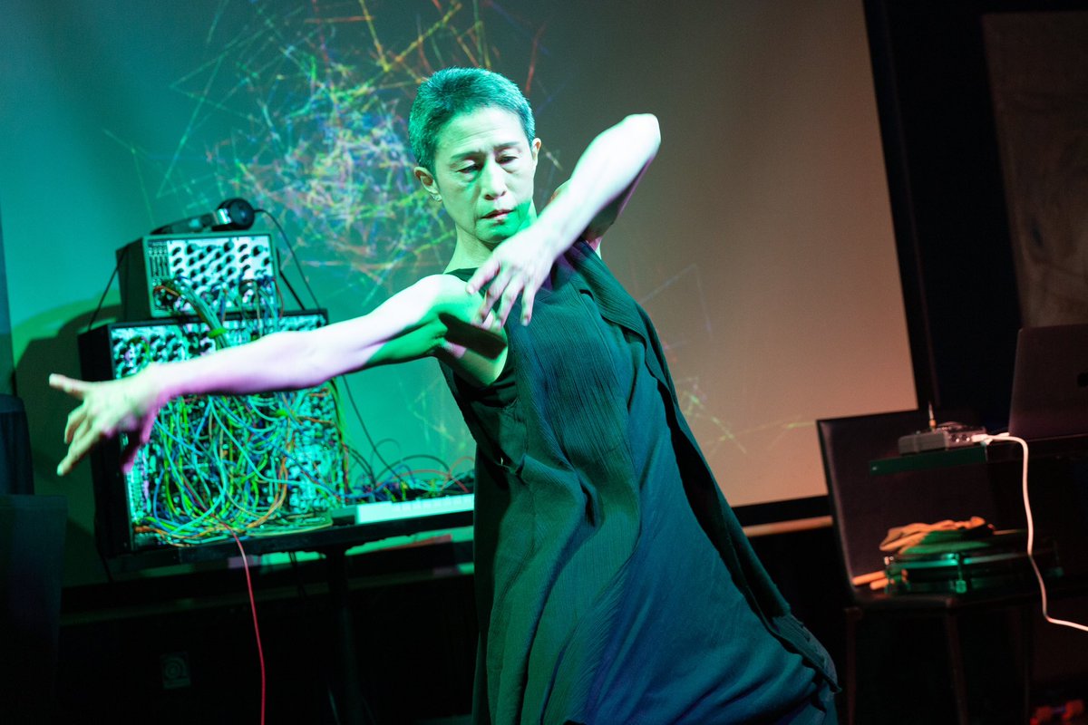 HiroHamakawa's tweet image. Hirotoshi Hamakawa 3rd Album “Singularity” release tour at Kobe

venue : Alchemy Noshinomiya

Molder
無と有×栗棟 一惠子 Kurimune Kaeko
2o2
Hirotoshi Hamakawa×Yoshie Akinori (秋紀芳慧)

photo : ©️yoko