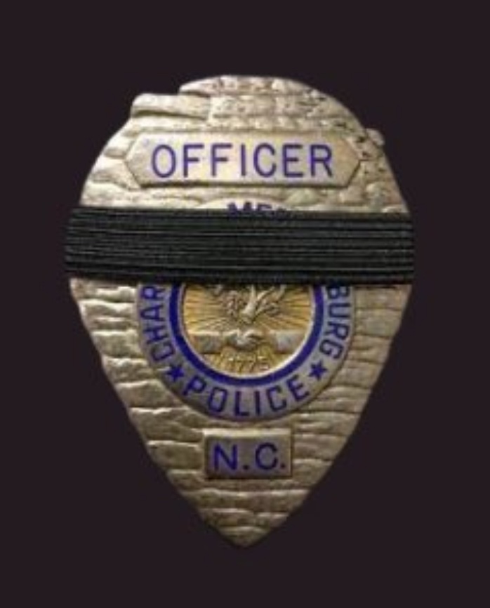 #DEANewYork extends our deepest sympathy to the family & friends of the @USMarshalsHQ Deputy, #taskforce officers, & @CMPD #PoliceOfficer killed #inthelineofduty this evening in #CharlotteNC and prayers to our injured #lawenforcement partners. #DEA #NewYork #DEATaskForce #NYDETF