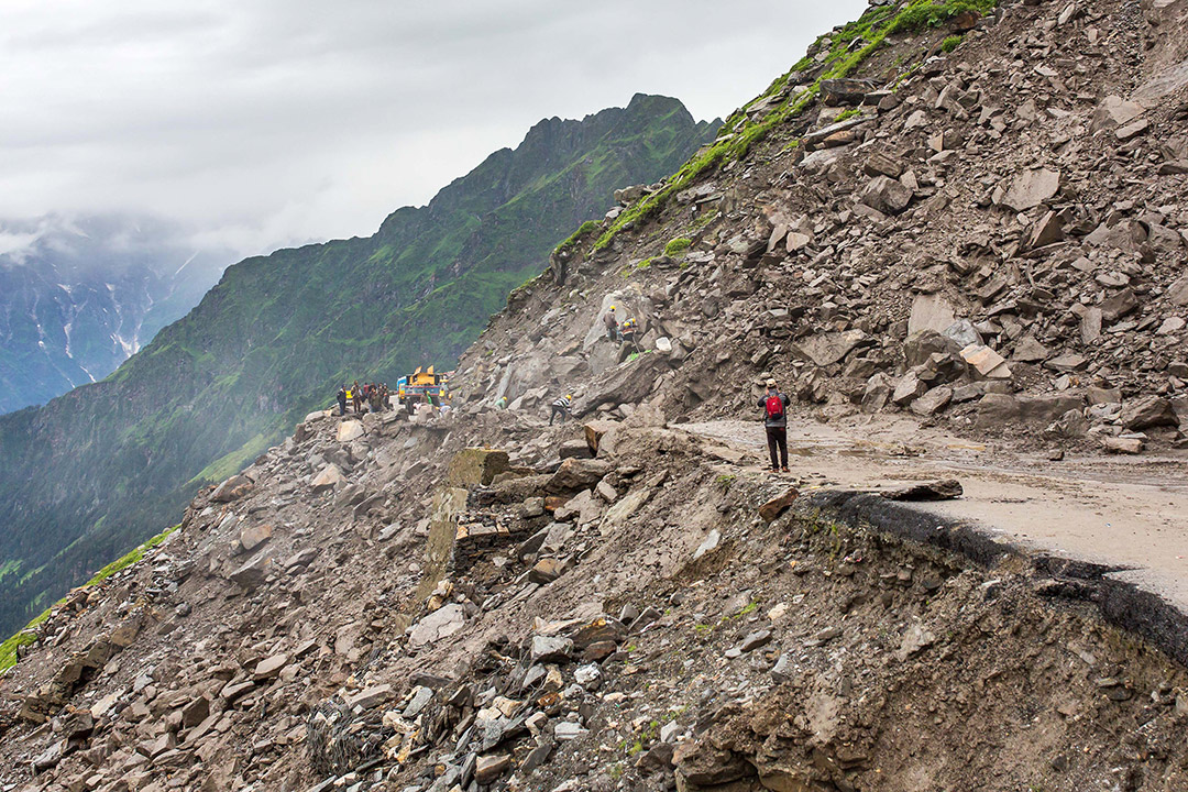 Researchers introduce new way to study, help prevent landslides rit.edu/news/researche… via @RITTigers #RIT