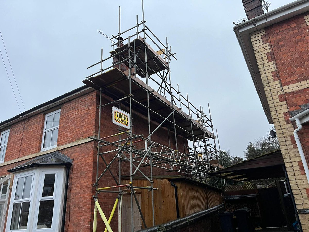 It's not just the big local #scaffolding projects #WeAreMalvern are well known for in the #Malvern region – it's doing a quality, safe, affordable job on local #housing projects too 🏠

Contact us for a speedy estimate 👇🏻
📲 01886 833700
📧 innovate@malvernscaffolding.co.uk