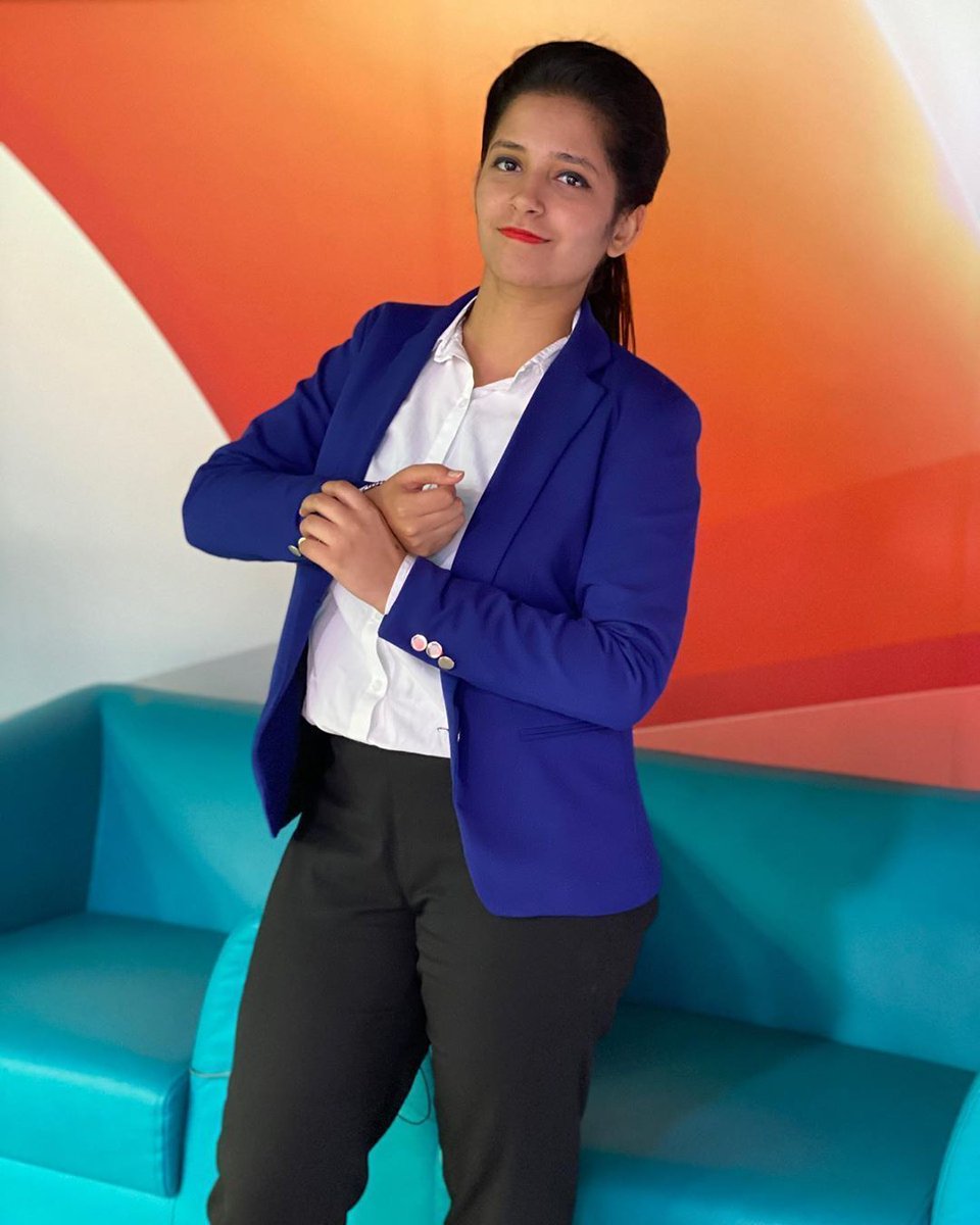 Indian tv News Anchors🇮🇳 Page promotion➡️ Please Follow News Anchor - Anjali mudgal hindustanianchors