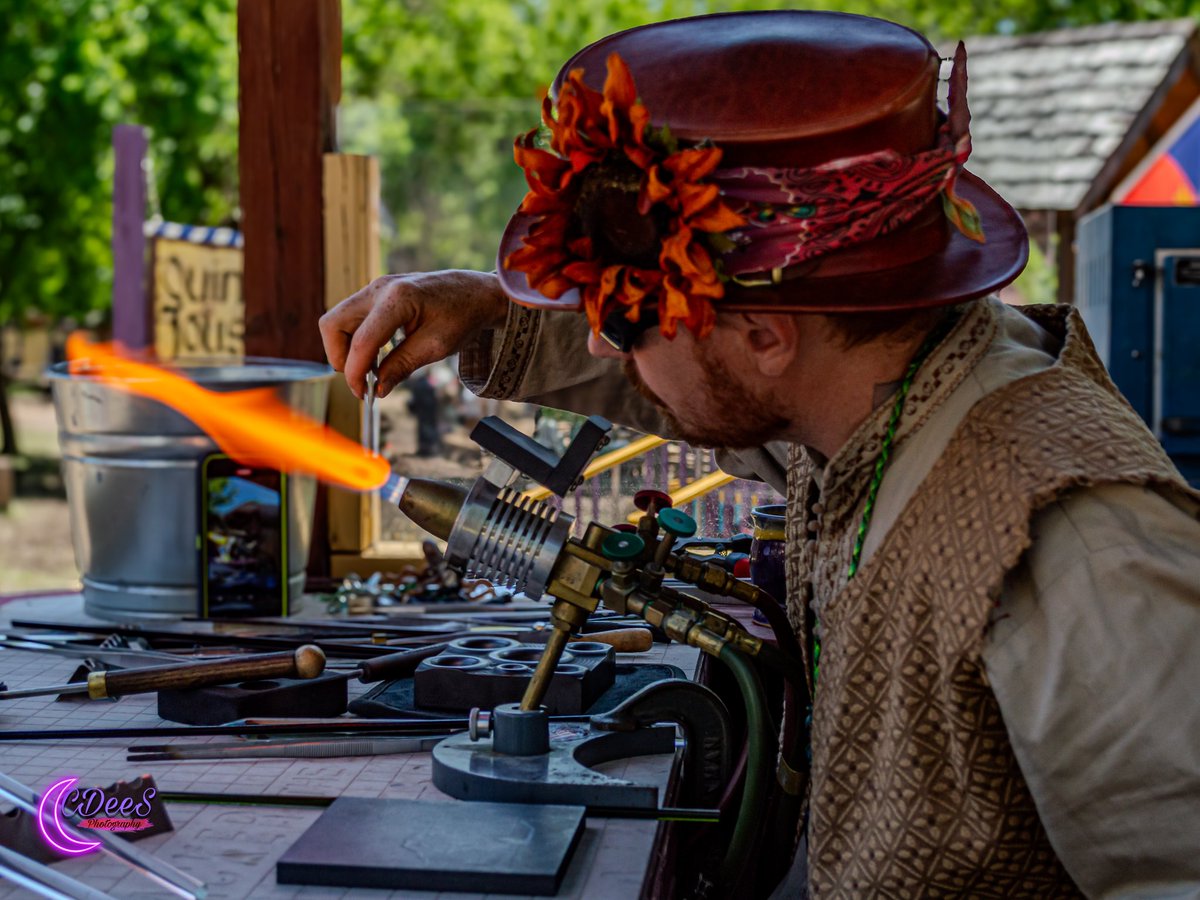 In the mean time I'll post my pics from Scarborough last weekend. 

I hope one of these photos I took win for this year's tournament of images! 🤞🏻

#photography #amateurphotographer #Renaissance #glassblowing