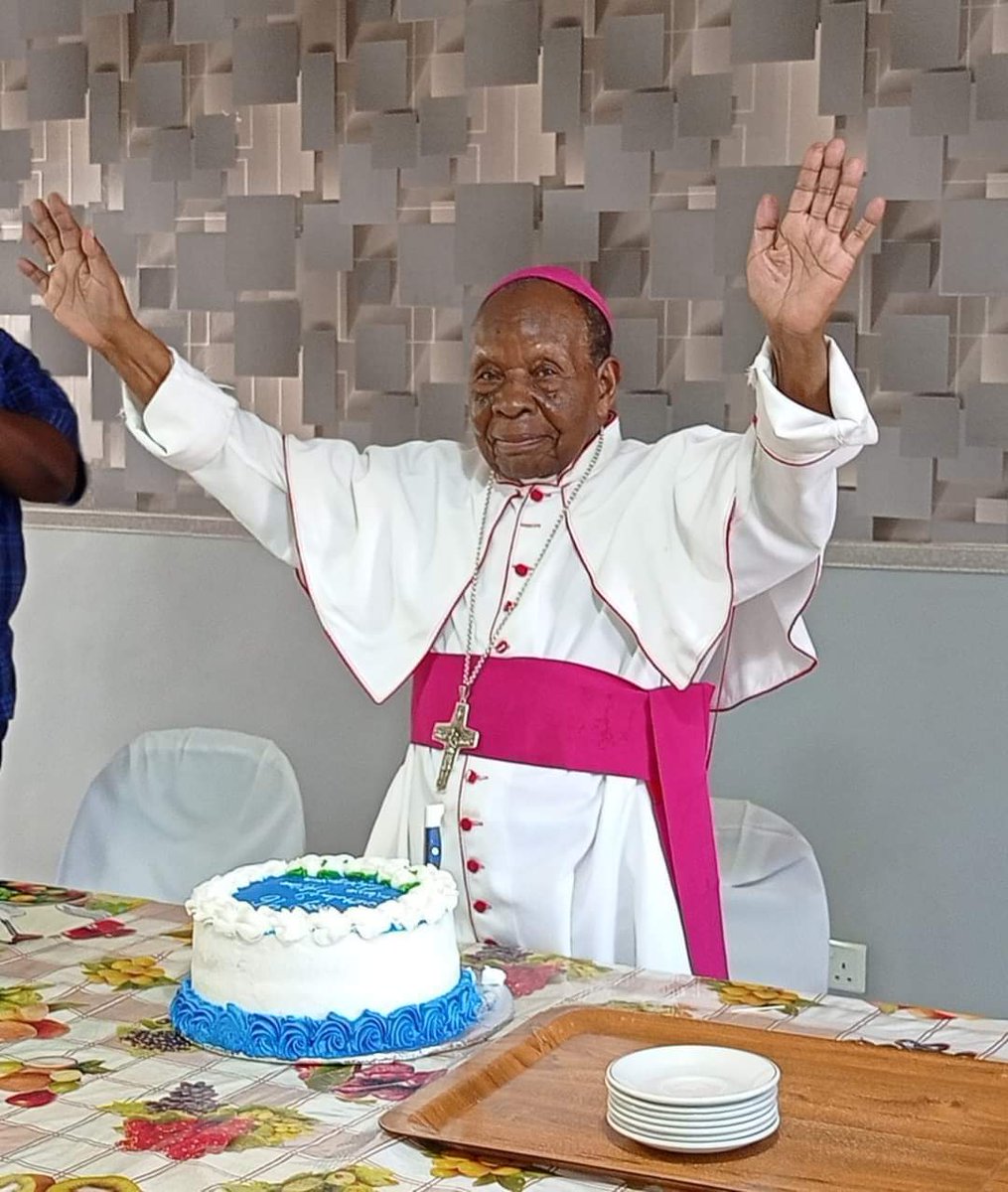 Happy 96th birthday to Bishop Emeritus Allan Chamgwera of the Diocese of Zomba, who was born on April 30, 1928. We are grateful to God for his life. All glory to God!