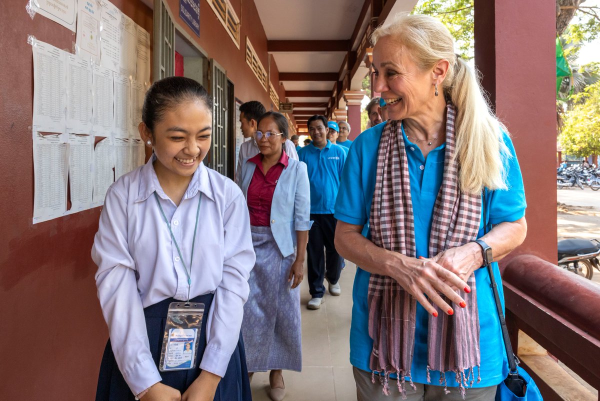 Excited to welcome @UNICEF Deputy ED @KittyvdHeijden to Cambodia! 🇰🇭 Her visit inspired students in Siem Reap, who are engaged in life skills & solar energy projects. ☀️ Through the #GreenRising initiative, @UNICEF supports youth #climateaction, shaping a sustainable future! 🌍