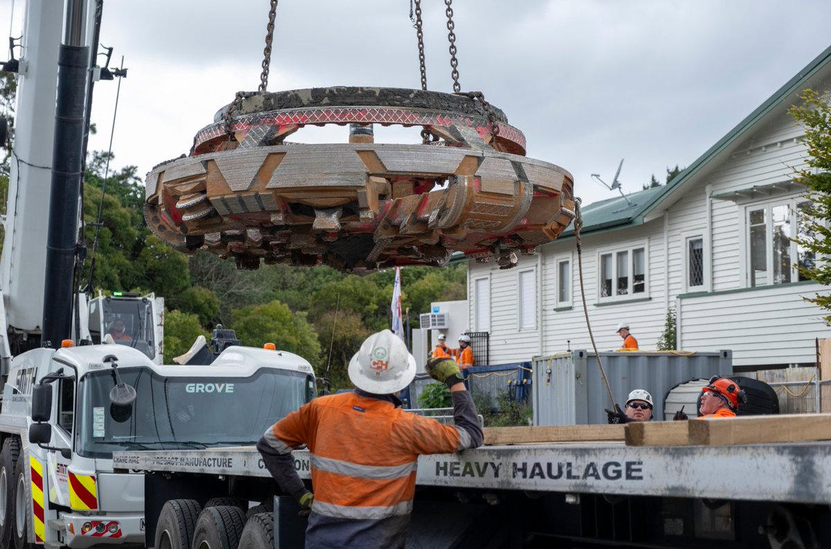 Let’s cut to the chase! That’s the cutterhead from our micro-Tunnel Boring Machine, Domenica, as she is lifted piece by piece from the shaft at Norgrove Avenue. Last week, she broke through into that very shaft to complete the second of two mini poo tunnels that will connect to…