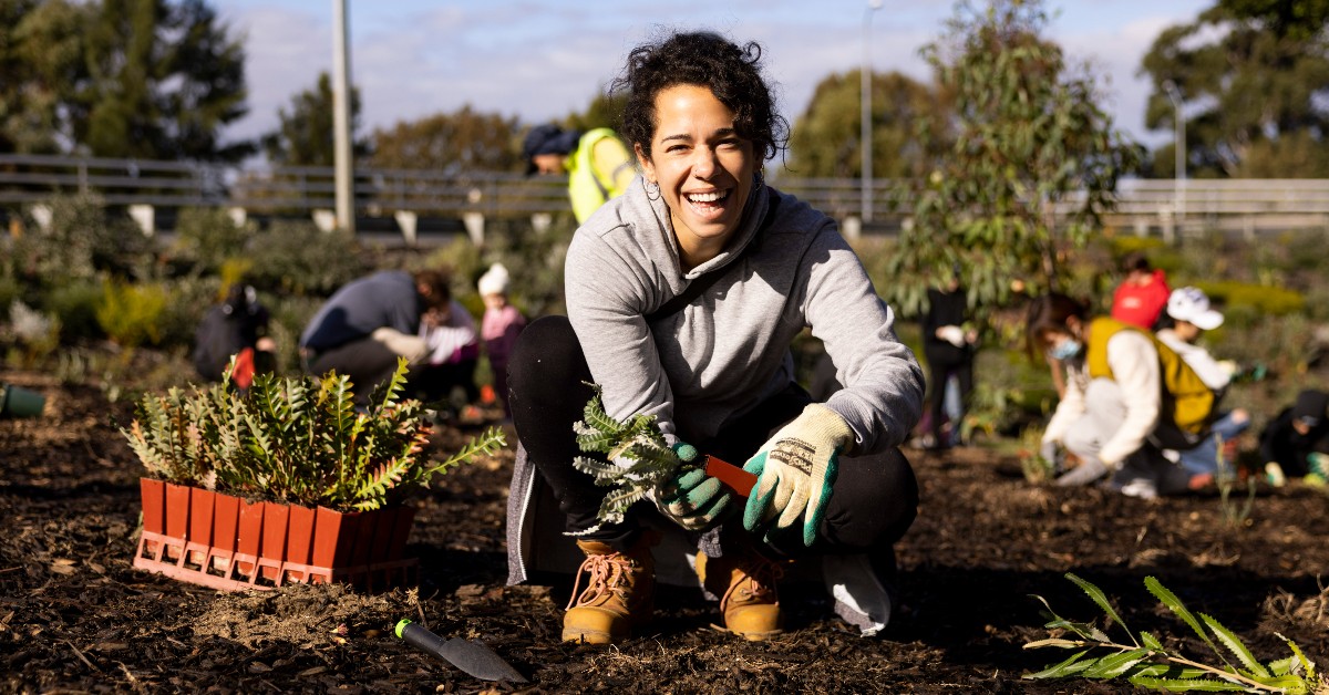 Keen to mix up your weekend? 💚 You can join us this Saturday 4 May, for our community tree planting event at JH Abrahams Reserve: brnw.ch/21wJiP2 This is one of three community planting days this Tree Month, learn more here: brnw.ch/21wJiP3