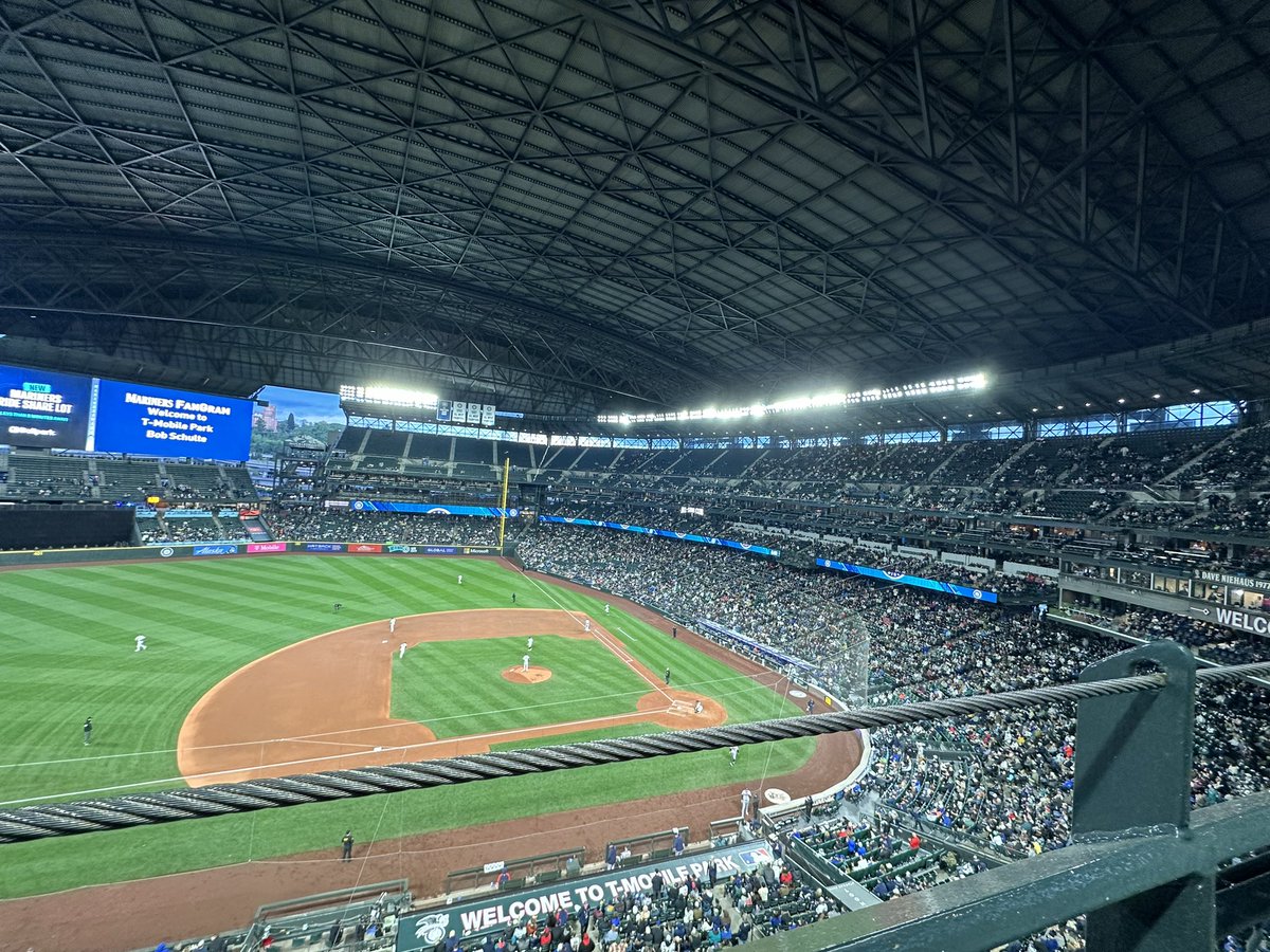 francomc's tweet image. No-No vs No-No in the 7th. What a game here in @Mariners but I immediately jinxed it!