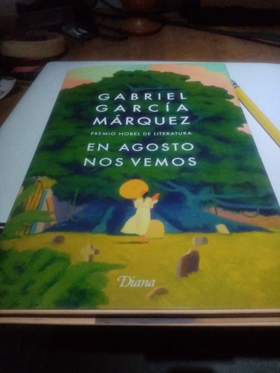 Ayer @MirSpielrein, preguntaba por los libros que nos atrapan y no soltamos hasta acabarlos, pues hoy me eché 'En agosto nos vemos', Gabriel García Márquez.
#QuéLeer