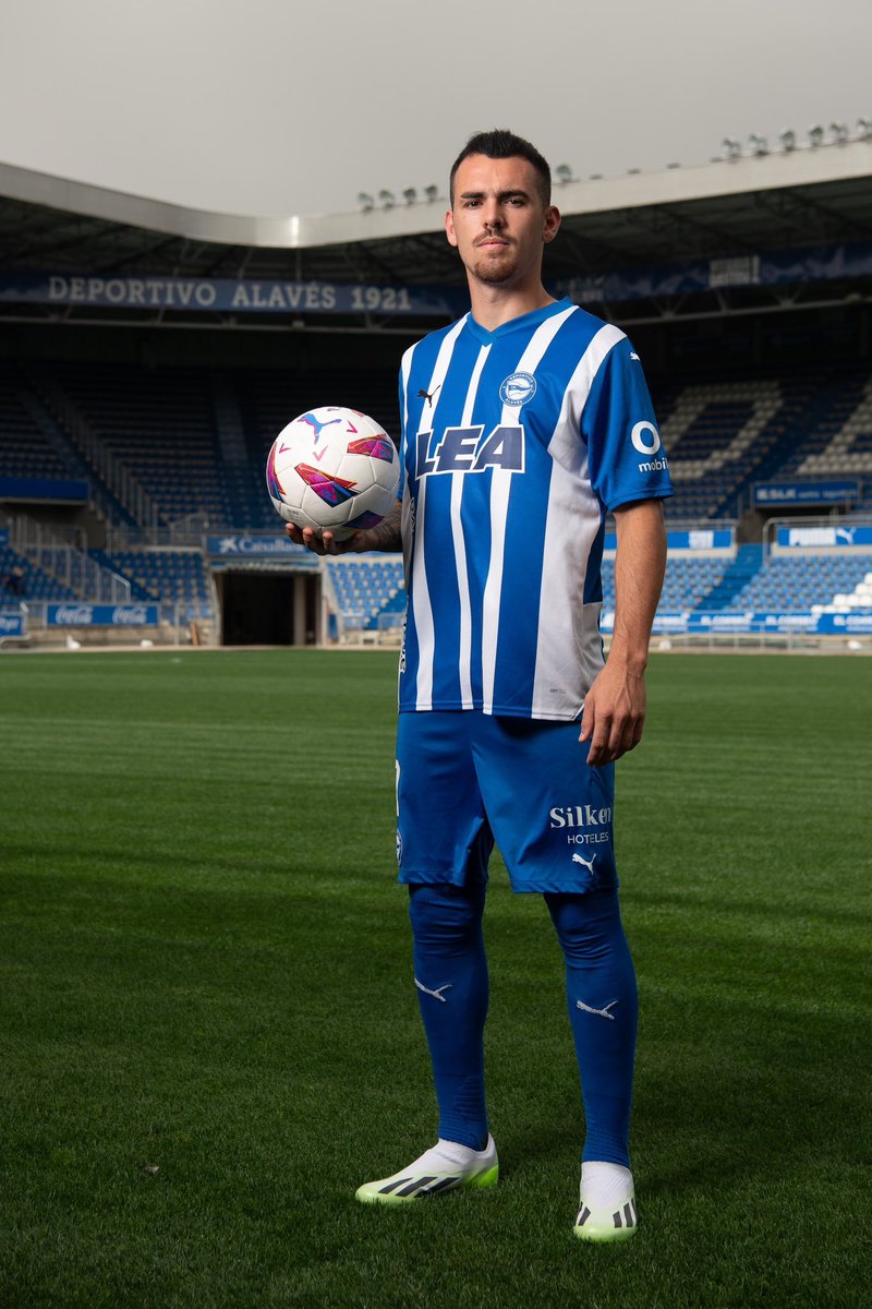 What if I told you the best dribbler in Europe currently has a market value of €3m?

A quick 🧶 on Alex Sola's crazy season, and why that first question is only slight hyperbole👇

#LaLiga | #Alaves