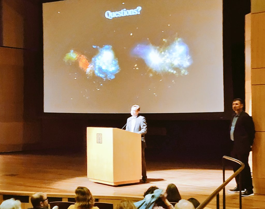 Lots of questions from the audience at @TheHuntington for @astrojrich tonight after his Astronomy Lecture on using #JWST to study galaxy mergers, supermassive black holes, and more.