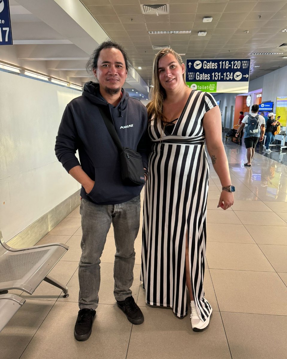 Life is full of surprises... And boy-o-boy, what a lovely surprise it was for Ma'am Tineke to bump into AXXAZ Crew Member, Glenn, at Manila Airport 😍 #safetravels #axxazcrew #axxazmarine #inlandshipping #manila