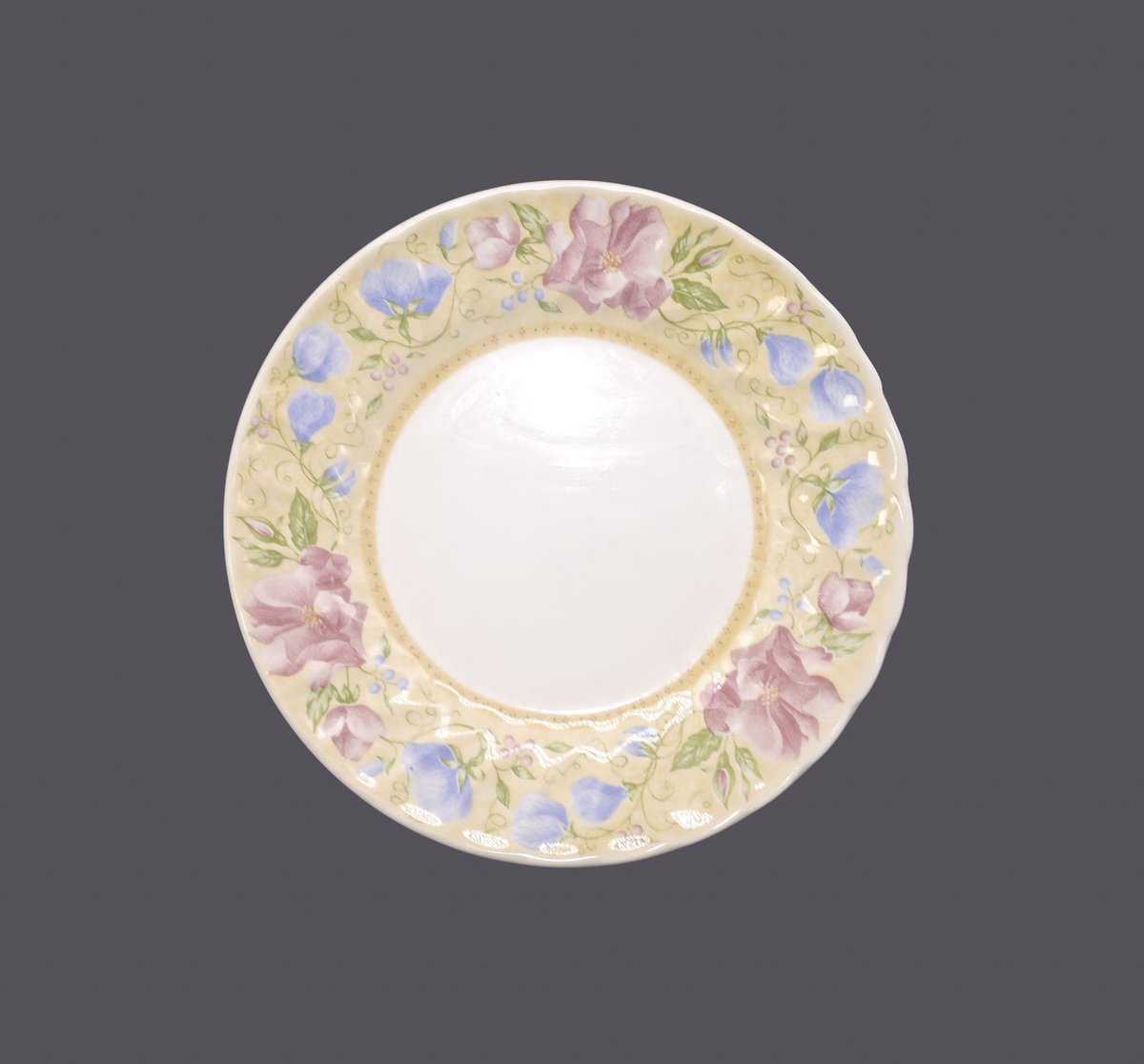 Churchill China Chelsea Flowers bread, dessert plate made in England. etsy.me/44pPtE3 via @Etsy #BuyfromGroovy #antiqueshop #tableware #tabledecor #dinnerware #floraldishes #ChurchillChina #ChelseaFlowers #ChurchillChelseaFlowers #EtsySellers