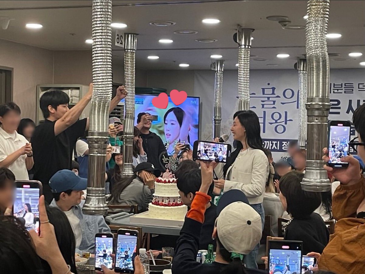 TAEYEONTHAI's tweet image. แทยอนจะอยู่ทุกที่ งานปิดกล้องซีรีย์ queen of tears แทยอนก็จะอยู่😂