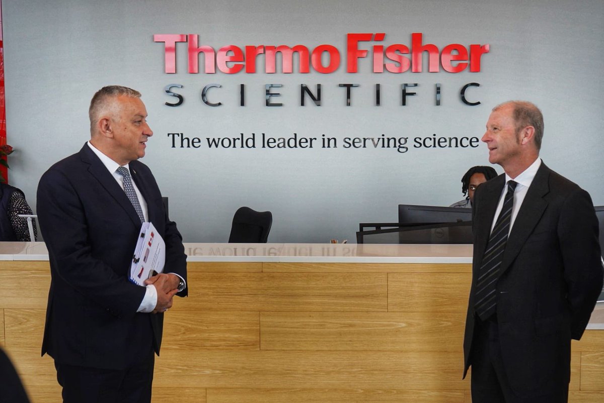 An intense day for 🇨🇿Minister of Industry and Trade @JozefSikela in Boston as he kicks off his visit to 🇺🇸 at @thermofisher, the world's largest supplier of lab equipment, key investor in 🇨🇿. Elaborating on a new development center in Brno bringing 1K new jobs. #EconomicDiplomacy